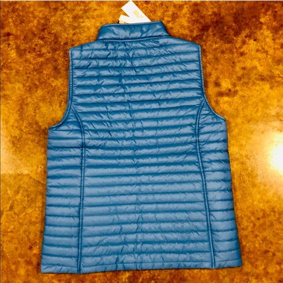 Vineyard Vines Puffer Vest- NWT - Picture 2 of 6